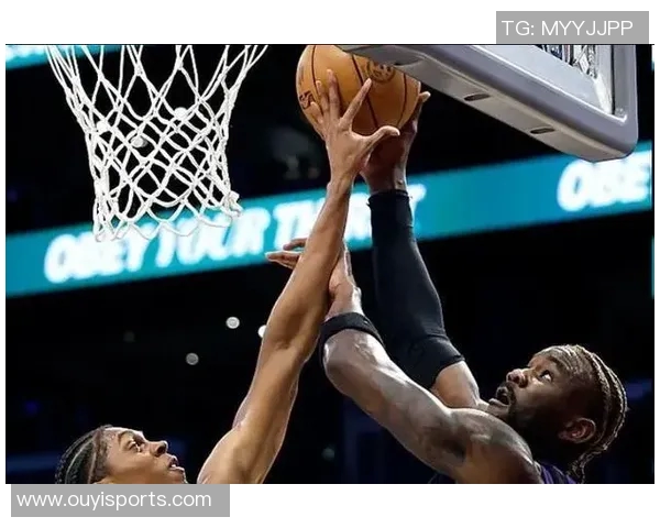 艾顿本季表现回暖15场比赛中6场20分10篮板与上季持平